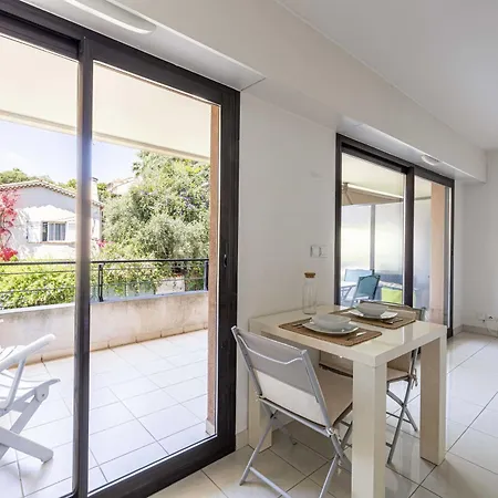 Charming With Balcony-pool - *