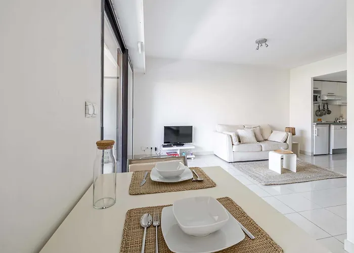 Charming With Balcony-pool - 칸느