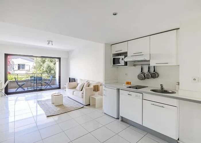 Charming With Balcony-pool - Lejlighed *